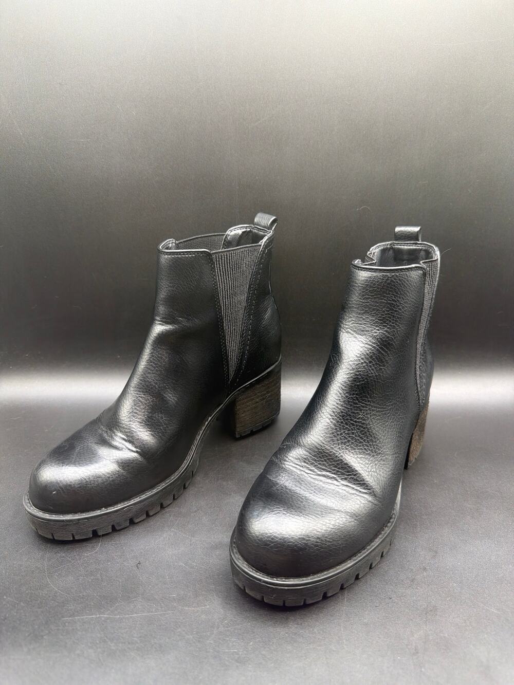 MIA Jody Chelsea Ankle Boots Womens 7M Black Faux Leather Block Heel Lug Sole